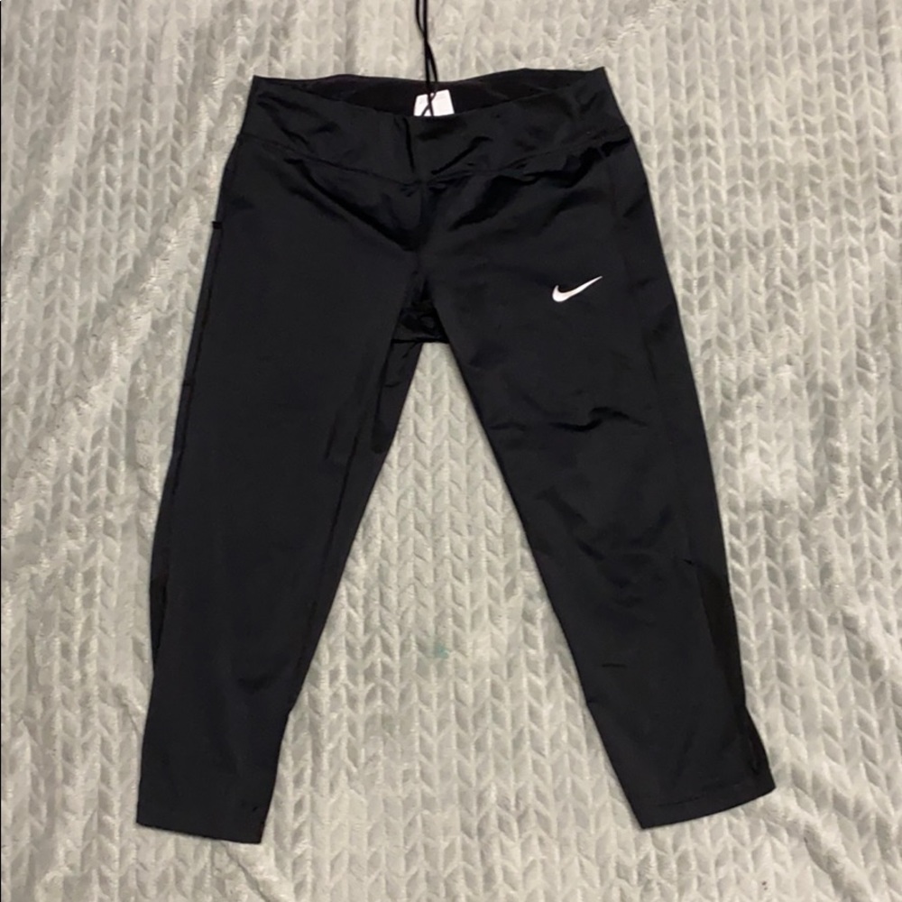 nike crop leggings